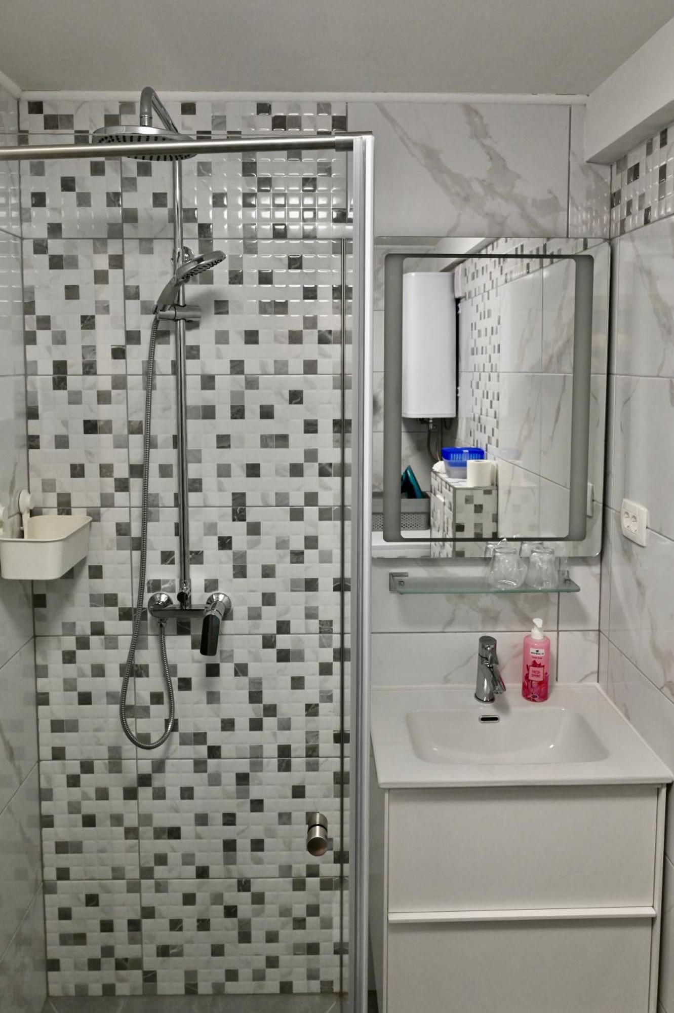 Studio Apartman Una -Self Check In,Free Parking كارلوفاتش المظهر الخارجي الصورة